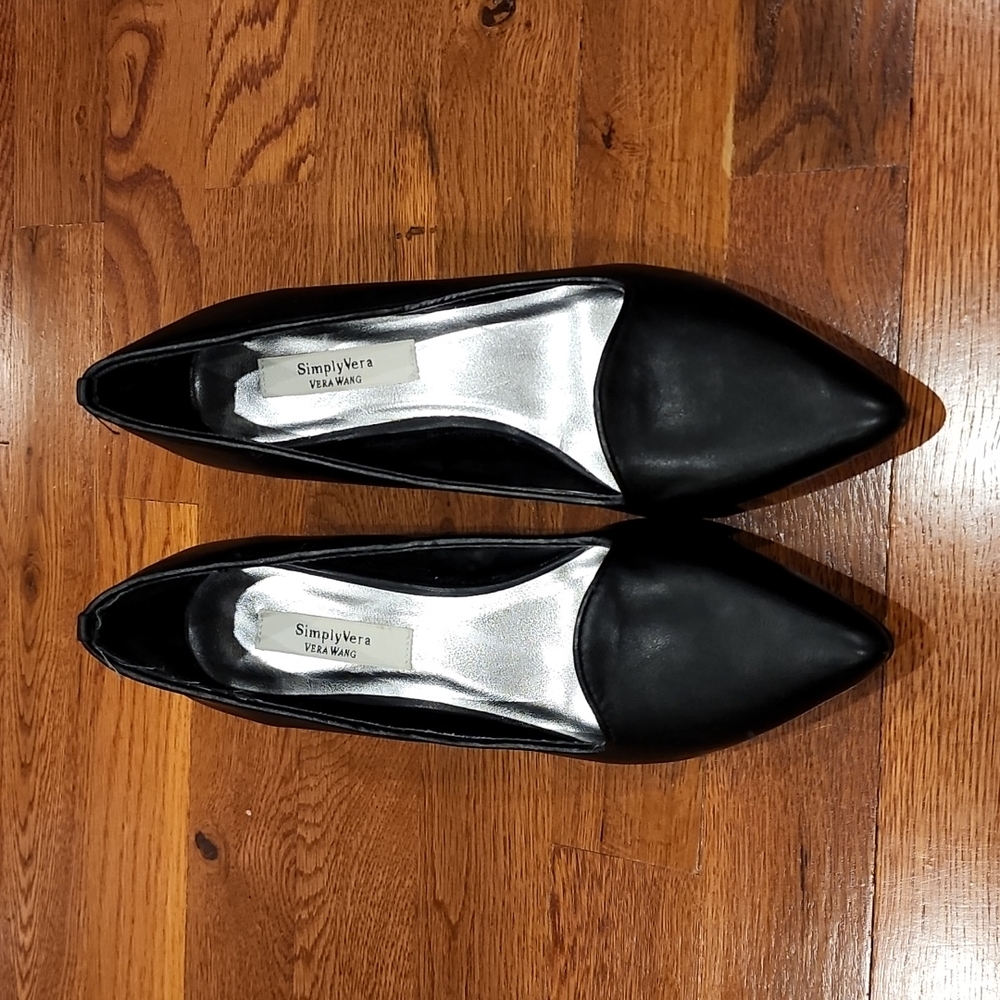 Vera Wang leather black pointed toe heel - Picture 1 of 7